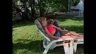 Мачеха бо нињоии сиськами дӯст медорад ҷавон узви - Эллизин Эмберс, Эшли Эванс, Канди Кокс, Кианна Брэдли, Мика, Ребека Барду