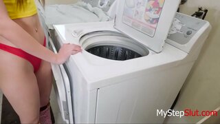 Salah Satu Tugas Adalah Untuk Bercinta Dengan Ayah Saya