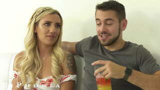 Djevojka Želi Da se Muž usisan daleko Kurac Na Njen rođendan