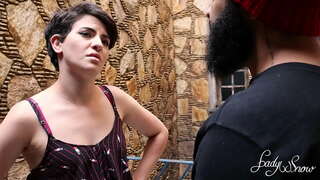 Comunistinha geus ka milih dina Boulos jeung geus ngancik kana hiji tanduk