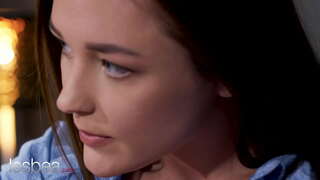 Lesbea alyastar name Stark facesitting kaj romantika sekso kun ĉeĥa infaneto en kalkanoj